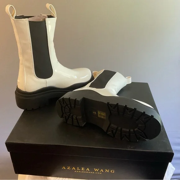 Azalea Wang “Akira Ghosted” White + Black Chelsea Boots NWT Size 7 - Picture 11 of 16